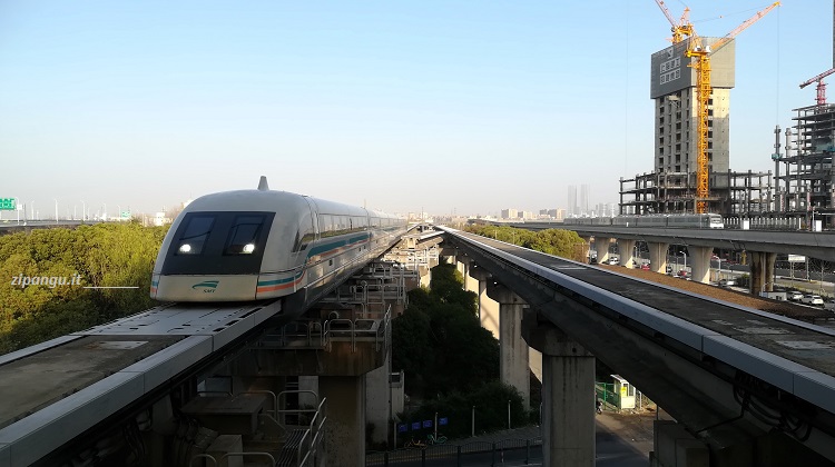 Cina; Shanghai: la linea a levitazione magnetica in servizio tra l'Aeroporto di Shanghai-Pudong (PVG) e la Stazione di LongYangLu