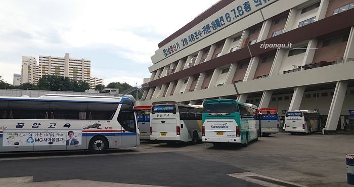 Come viaggiare nella Corea del sud spendendo poco: uso degli autobus