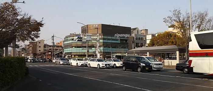 Raggiungere Higashiyama (Kyoto) da Osaka: Stazione di Sanjo, collegata a Osaka dalla Linea Keihan