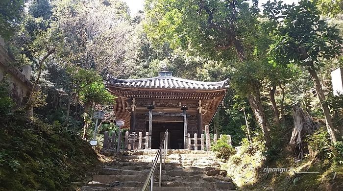 Nison-In: mausoleo