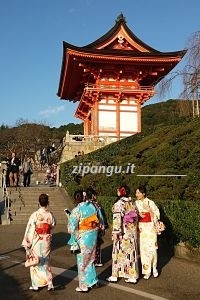 Cosa fare in Giappone: noleggiare un kimono e passeggiare in città