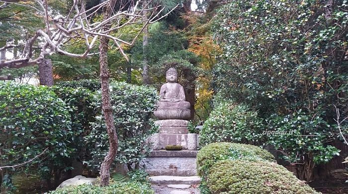 Ryoan-Ji (Kyoto): statua del Buddha