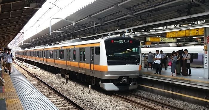 Linea Chuo: il collegamento più efficiente per raggiungere Shinjuku dalla Stazione di Tokyo; 