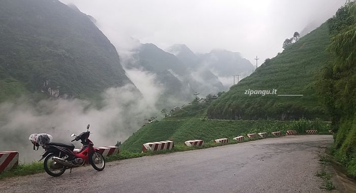 Strade pericolose in Vietnam: la strada tra Dong Van e il Passo di Ma Pi Leng