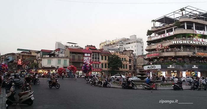 Hanoi di sera: passeggiata nei dintorni di Piazza Dong Kinh Nghia Thuc