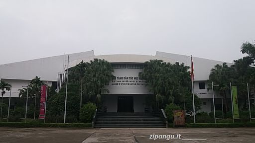Hanoi: Museo Etnografico del Vietnam; edificio principale; ingresso