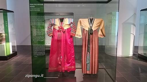 Hanoi: Museo di Etnografia del Vietnam; hanbok coreano