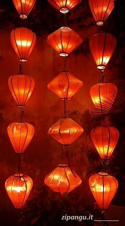 Viaggio a Hoi An: colori nel centro di notte